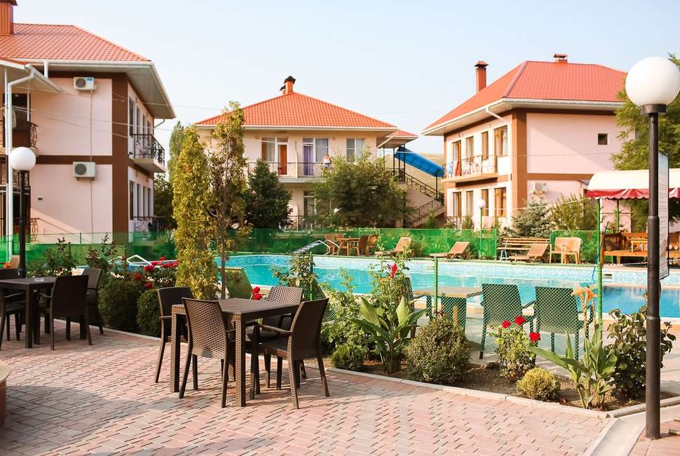 Отель “Сейт-Неби” с бассейном - лучшее место для отдыха в Феодосии в Крыму